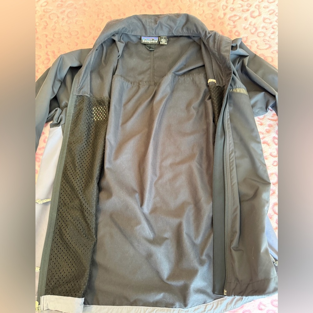 Patagonia Women’s Windbreaker Full Zip Jacket
Size: L - Picture 9 of 10
